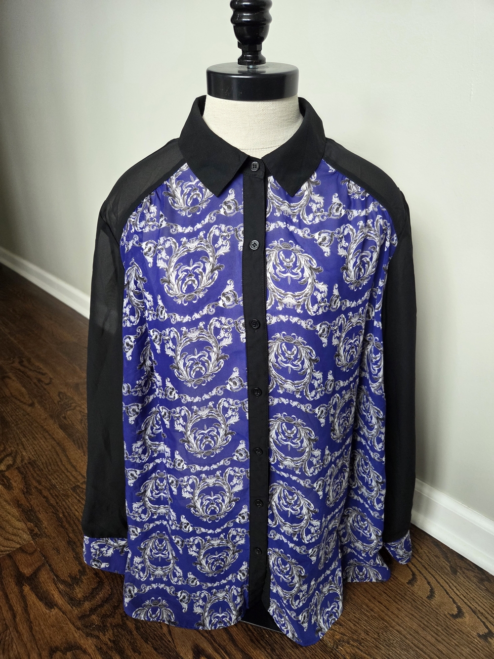 AGB Women's Blue And Black Baroque Print Collared Blouse